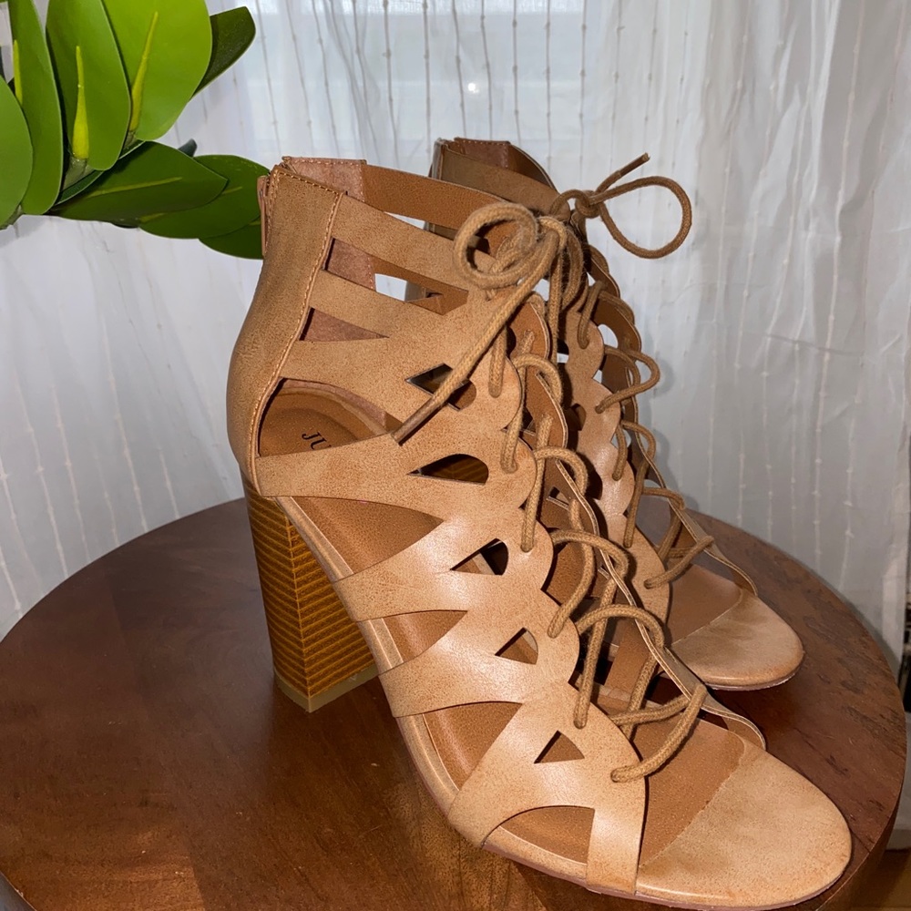 gladiator style open toe heels with zipper at ankle. worn once. size 9.